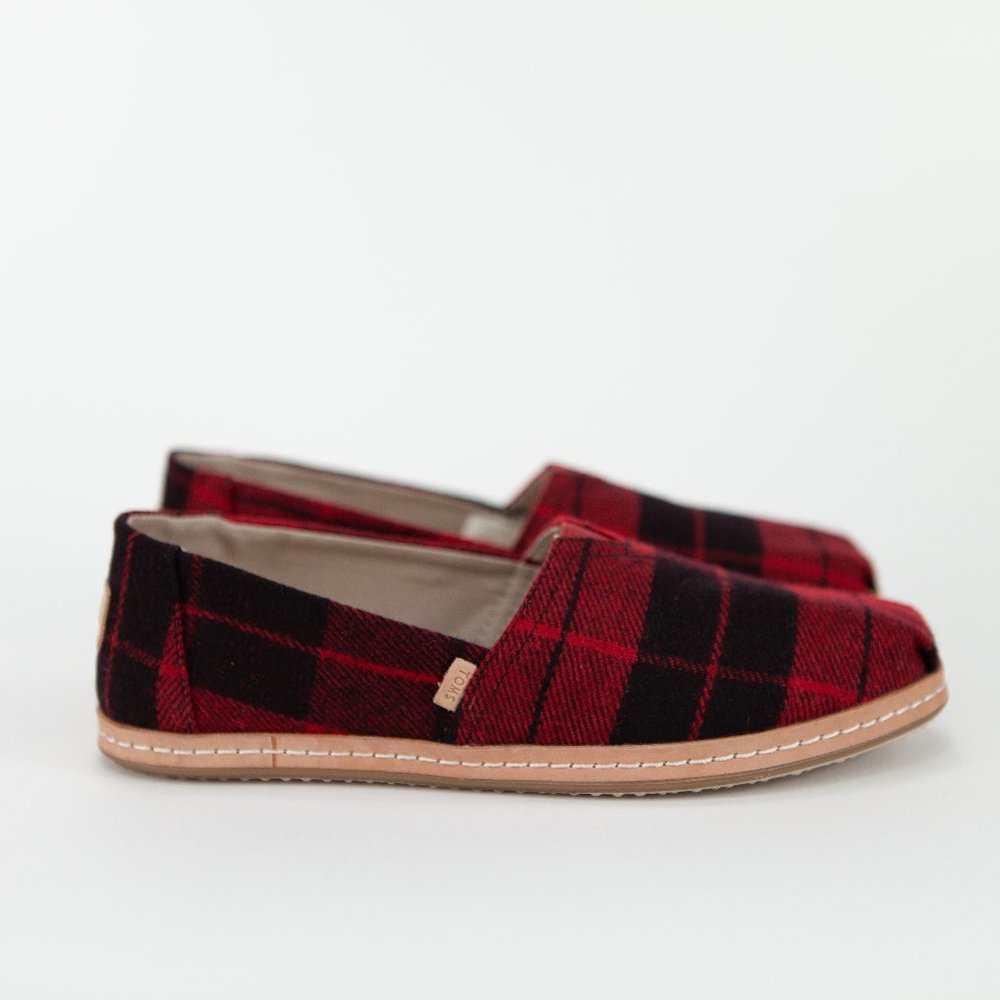 Toms Classic 10012654 Women’s Red Plaid Felt Slip on Loafer Flats – Size 8